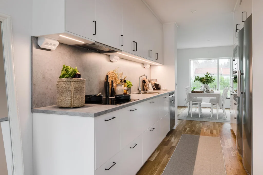 Golvbyte Montering av Kok i Lerum Stenkullen rotated