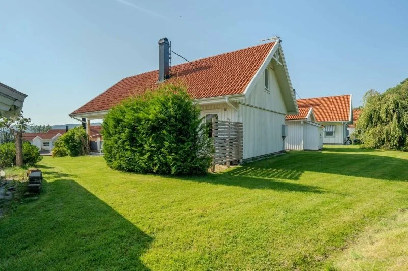 Malning av villafasad Grabo Olstorp rotated